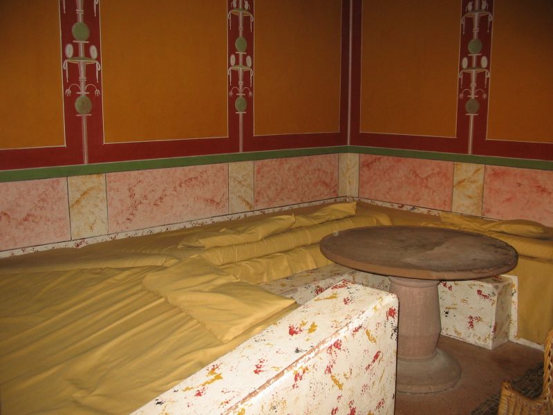 Maison romaine Triclinium.jpg